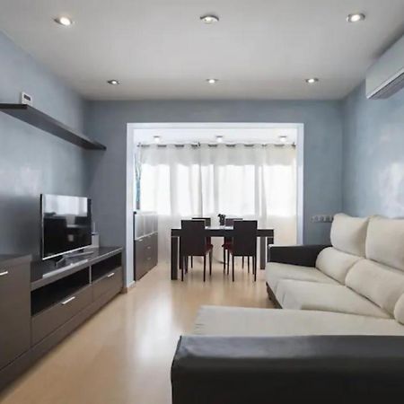 Apartamento Playa Con Piscina Parking Y 2 Habitac Castelldefels Exterior photo