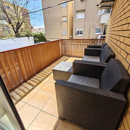 Apartamento Playa Con Piscina Parking Y 2 Habitac Castelldefels Exterior photo